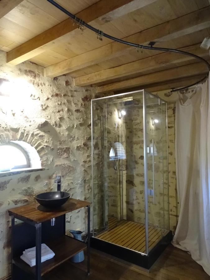 L'Abrejou Panzió Le Donjon Kültér fotó
